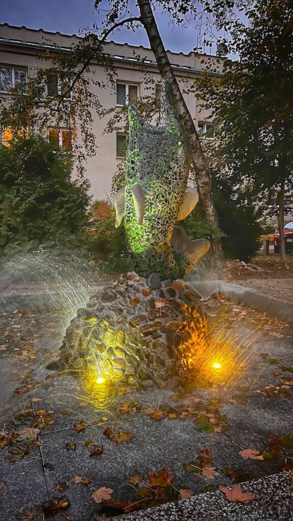 Fontanna Delfin w Nowej Hucie znów działa. Historia i lokalizacja
