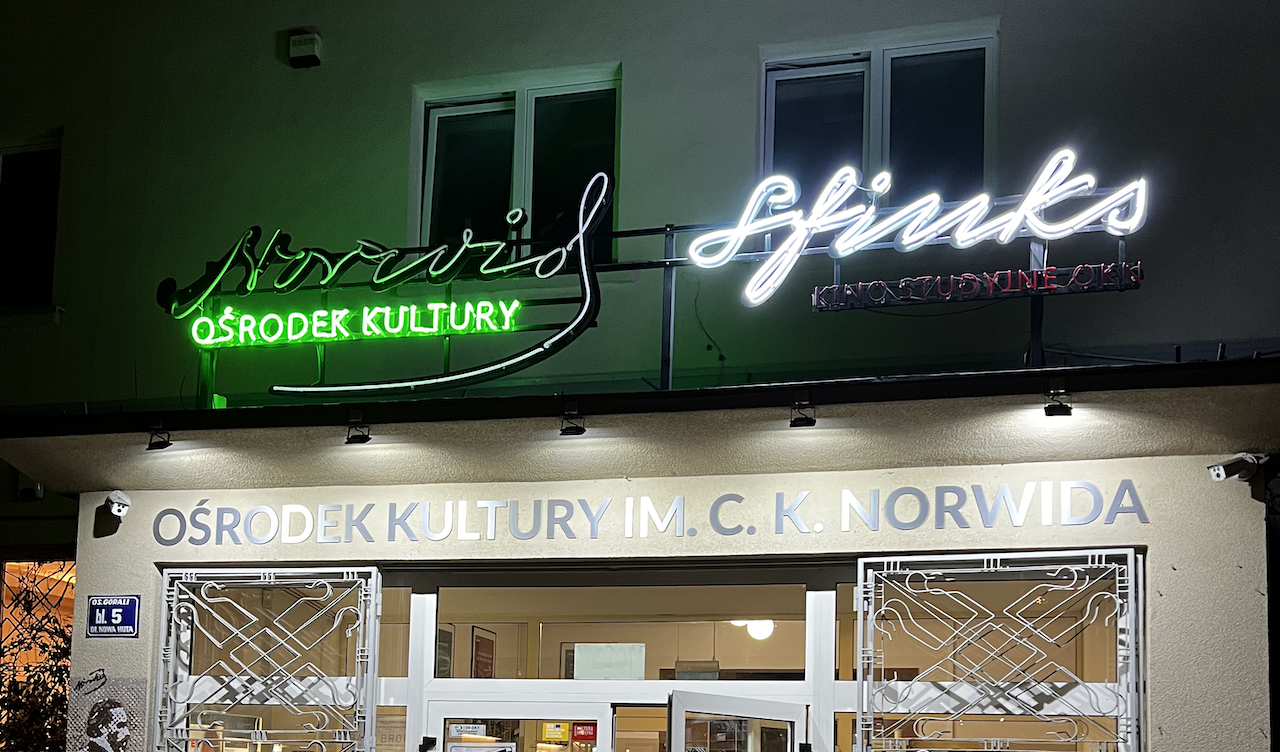 Człowiek z marmuru w Kinie Sfinks. Kim naprawdę był Piotr Ożański?